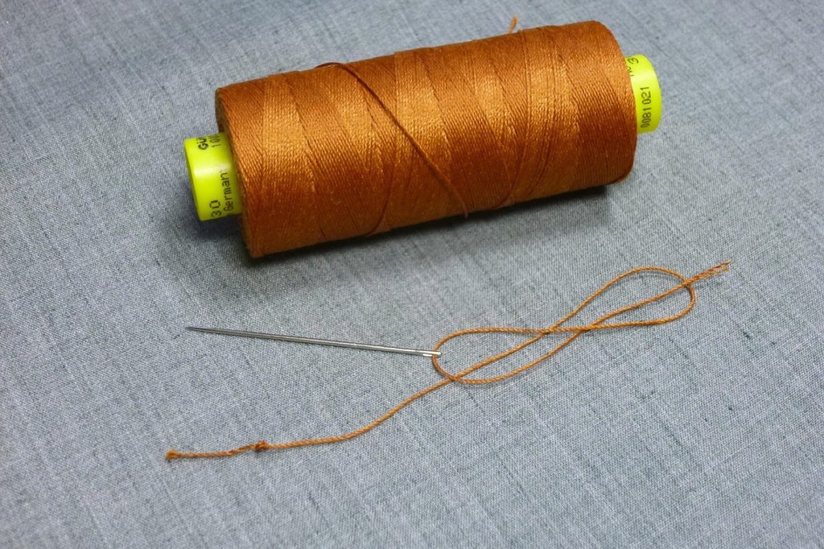 Comment recoudre une couture de gant selon le matériau