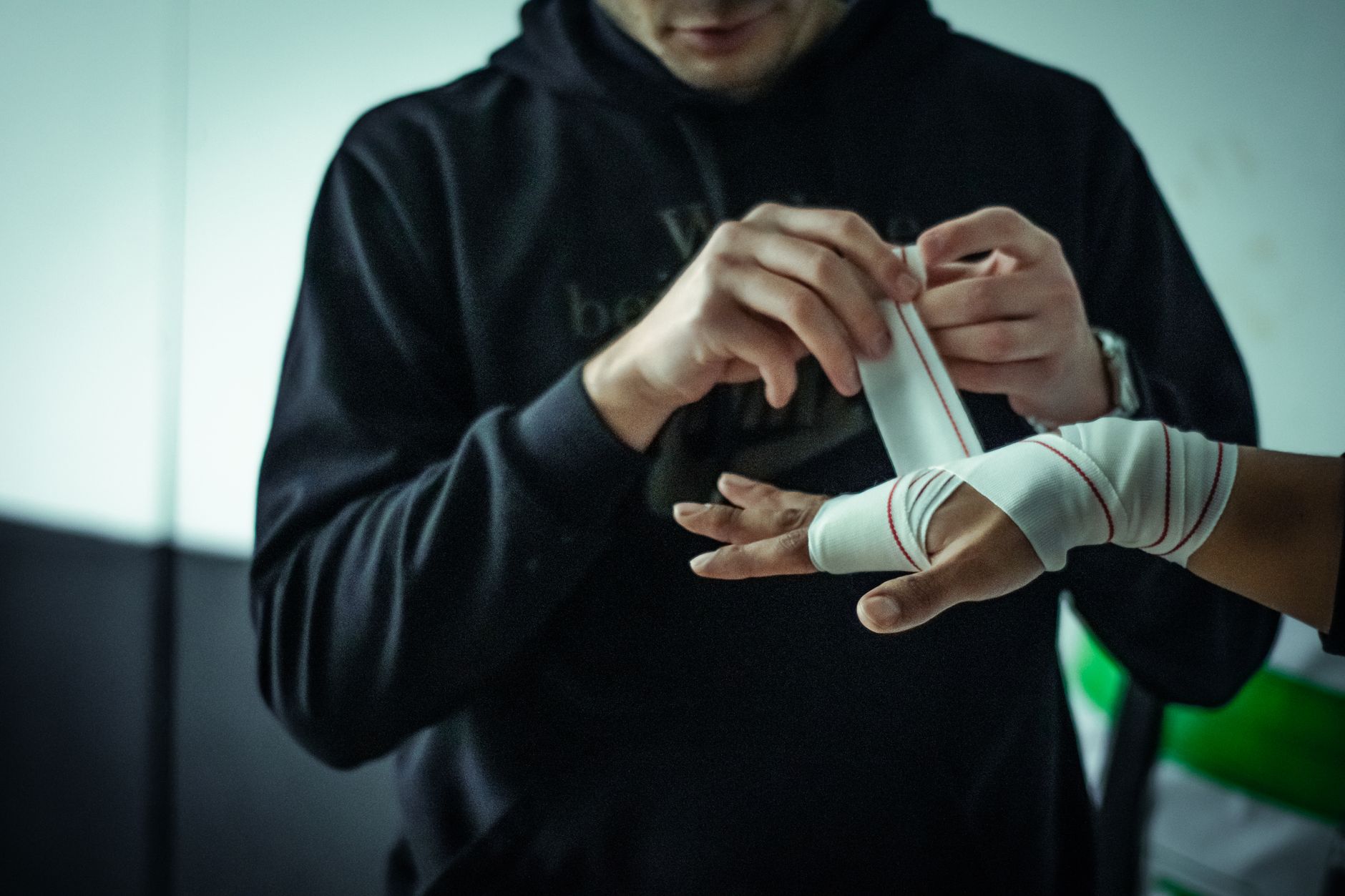 Bandage et tape pour la main en sport : comparatif
