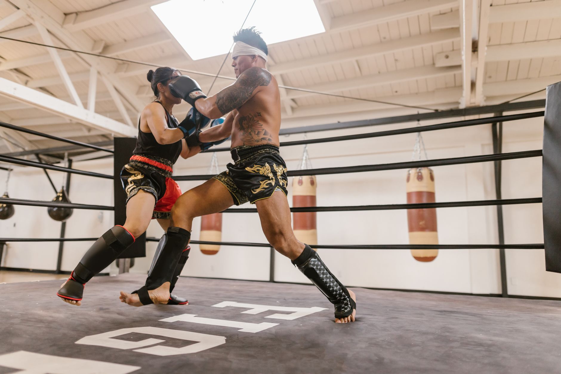 Choisir un protège-tibias pour le Muay Thai